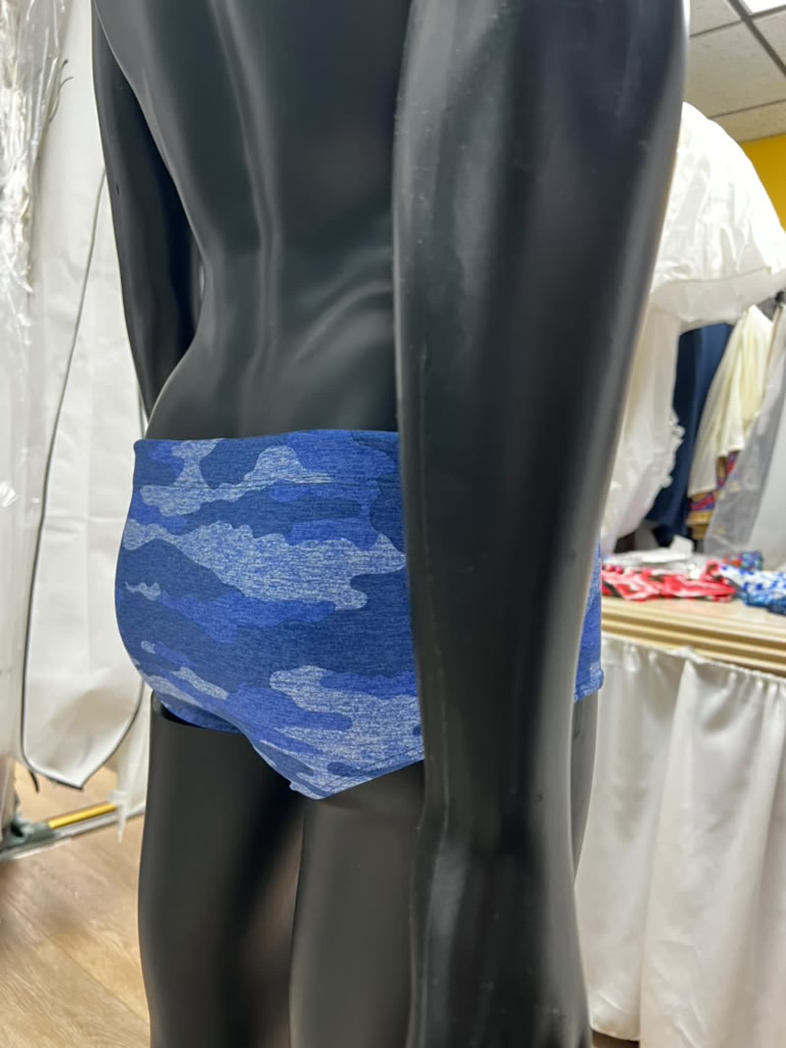 Maresias swimwear — angle 3